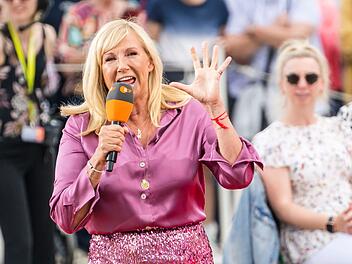 Die Absage von Abor & Tynna ärgerte "Fernsehgarten"-Moderatorin Andrea Kiewel gewaltig.