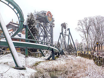 Baron 1898 – spektakuläre Dive-Coaster-Attraktion im Freizeitpark Efteling Baron 1898 – spektakuläre Dive-Coaster-Attraktion im Freizeitpark Efteling