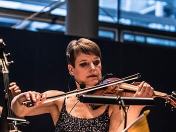 Überzeugte auf der Geige und mit ihrem Gesang: Verena WittmannFoto: Jochen Berger