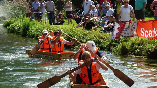 Das Br&uuml;htrogrennen auf der Wiesent in Nankendorf Foto: Thomas Weichert
