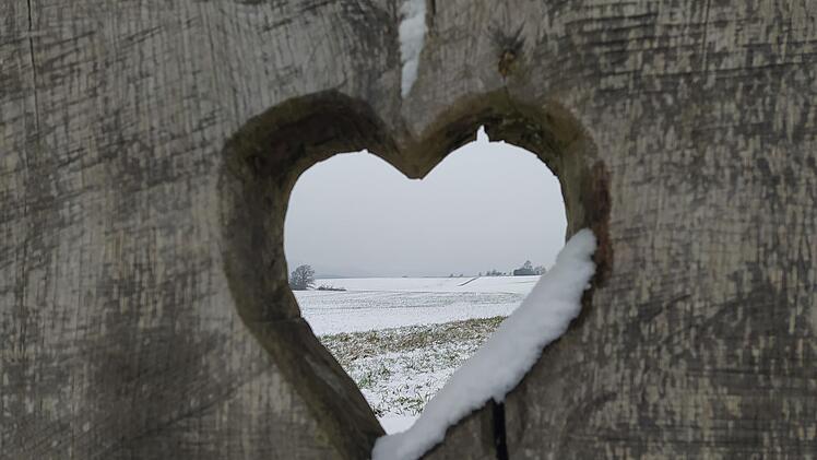 Schneebedeckte Landschaft und knirschender Schnee unter den Schuhen. So w&uuml;nschen wir uns Weihnachten. Foto: Romy Denk