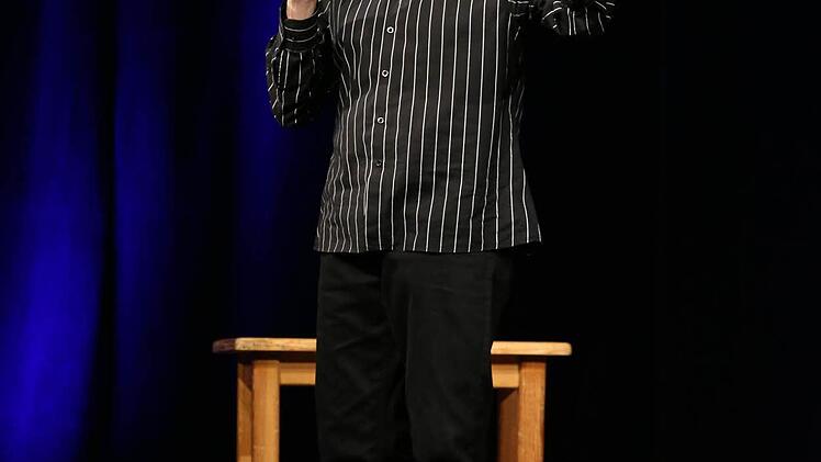 Josef Hader sorgte im ausverkauften Hegelsaal in Bamberg für satirische Unterhaltung. Foto: Matthias Hoch