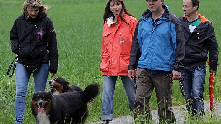 Den Drahtesel stehen lassen, dafür durften die Hunde mit