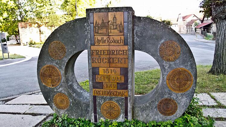 Dieser Gedenkstein in Bad Rodach erinnert an den Dichter Friedrich Rückert.Foto: Jochen Berger