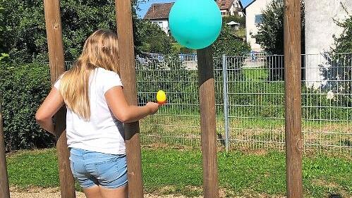 Der Eierlaufkletterparcours auf dem Spielplatz in Welkenbach war nur eines von vielen Angeboten des Ferienprogramms.