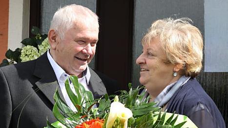 Das Jubelpaar Ursula und Roman L&ouml;bl in Eschenau  Foto: Christiane Reuther