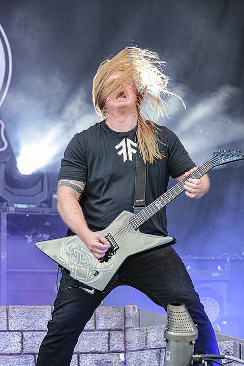 Amon Amarth bei Rock im Park 2019: Ganz viel Metal und Feuer bringt die Fans zum Durchdrehen