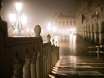 Die Lagunenstadt Venedig ist ein Ort vieler Mythen und Legenden. "Terra X History" geht auf Spurensuche - auf Geisterinseln, Pestfriedh&ouml;fen und im Markusdom.