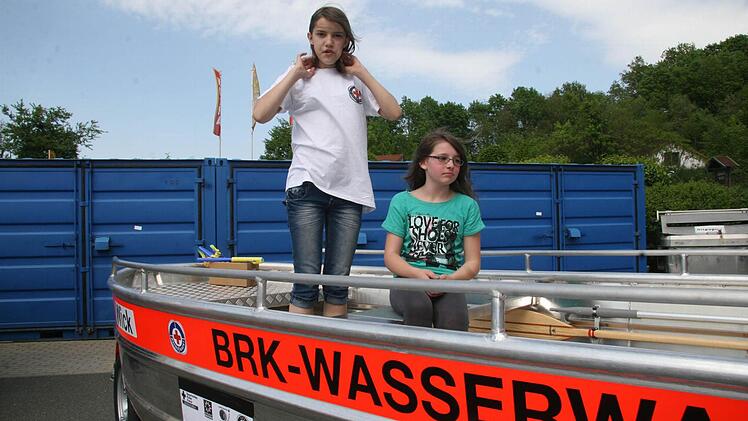 An Bord bei der Wasserwacht.