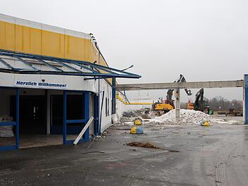 Am Greiendorfer Weg in Höchstadt-Süd verschwindet der frühere Supermarkt. Foto: Andreas Dorsch