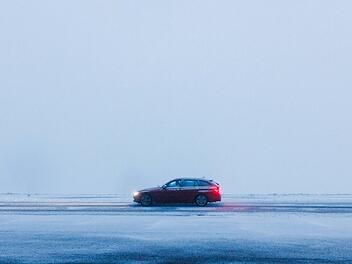 Kreis Nürnberger Land: Unfall auf glatter Straße - Auto überschlägt sich und landet in Feld Kreis Nürnberger Land: Unfall auf glatter Straße - Auto überschlägt sich und landet in Feld