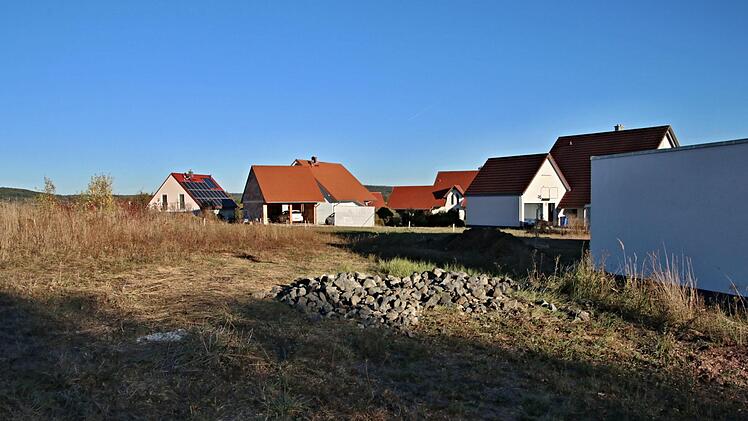 Angepackt wird das Baugebiet "Haube II", Bauabschnitt zwei, in Unterpreppach. Hans-Joachim Brandt von SRP in Zeil gab dazu Erläuterungen.Helmut Will