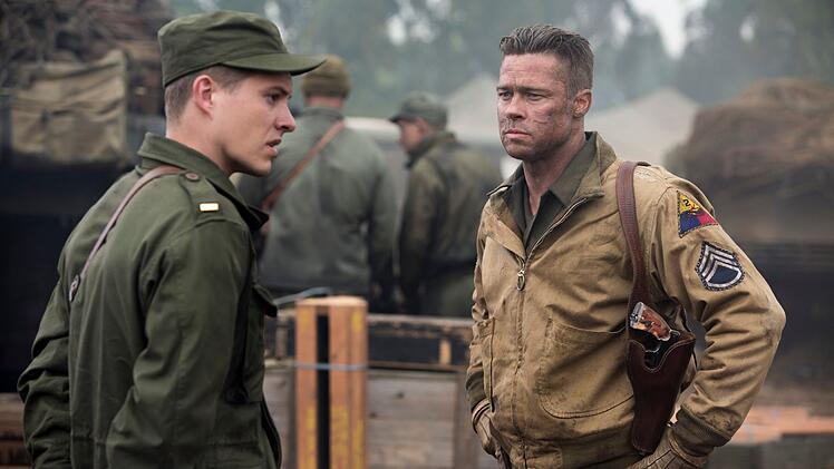 Wardaddy (Brad Pitt, rechts) bekommt neue Anweisungen von Lieutenant Parker (Xavier Samuel).