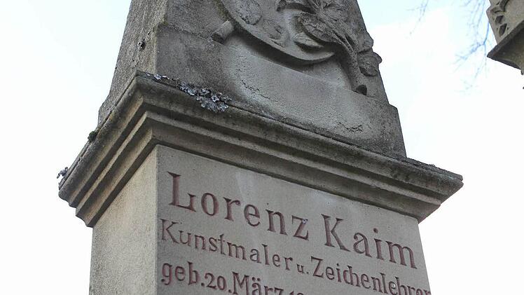Auf dem Kronacher Friedhof wurde der Künstler begraben.