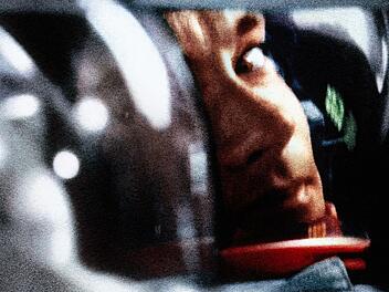 Apollo 13 "Houston, wir haben ein Problem." Kommandant Jim Lovell (Tom Hanks) und seine Crew geraten in Lebensgefahr.