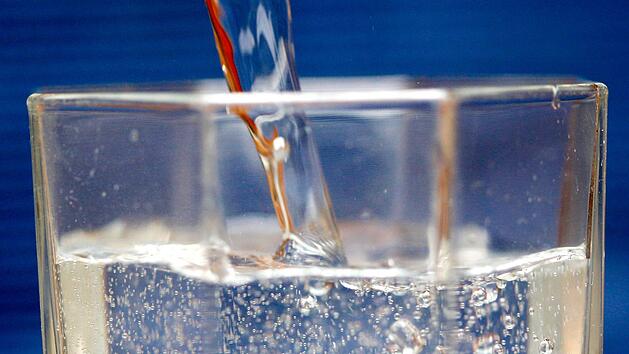 Tafelwasser kein Mineralwasser: Unterschied gr&ouml;&szlig;er als viele denken
