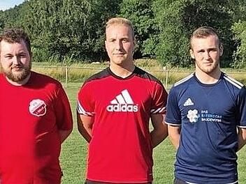Matthias Roppelt (Vorstandsvorsitzender), Lukas Tschepe (Fortuna Neuses), Philipp Wacker (Bosporus Coburg), Robert Schyga (TSV Sonnefeld), Adrian Voit (eigene. Jugend) Foto: Wolfgang Dietz