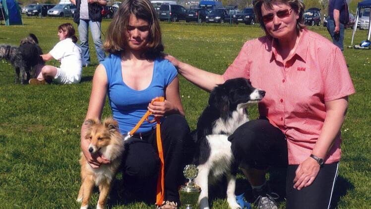 Sie sind ein Team: Daniela Münch und ihre Mutter Elke Münch mit ihren Hunden Foto: Veronika Schadeck