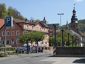Kein Durchkommen: Die Tiefgarage unter dem Zentralparkplatz ist ab sofort für Autofahrer gesperrt. Foto: Jochen Nützel