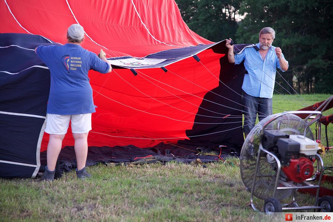 Jubiläumsausgabe: Zum 20. Mal hat die Raiffeisenbank Seebachgrund zu ihrem Ballonmeeting nach Hannberg eingeladen. Mehr als 2000 Menschen waren gekommen.