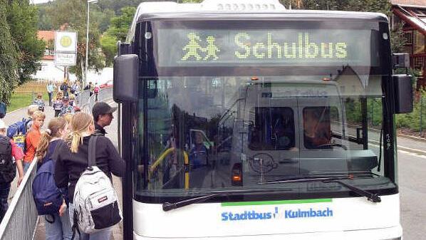 In Bischofsheim hat sich ein Kind beim Busfahren verletzt. Gegen den Fahrer wird wegen Unfallflucht und K&ouml;rperverletzung ermittelt. Symbolbild: H&auml;nseler