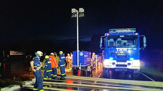 Das Kulmbacher THW beim Hochwassereinsatz in Hof gefordert.  Foto: THW Kulmbach/Markus Rupprecht