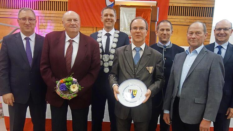 Besondere Ehrungen (von links): Gerd Mücke, Siegfried Kalnbach, Bürgermeister Marco Steiner, Gerd Faber, Rainer Mattern, Karl-Heinz Schreiner, Thomas Lesch