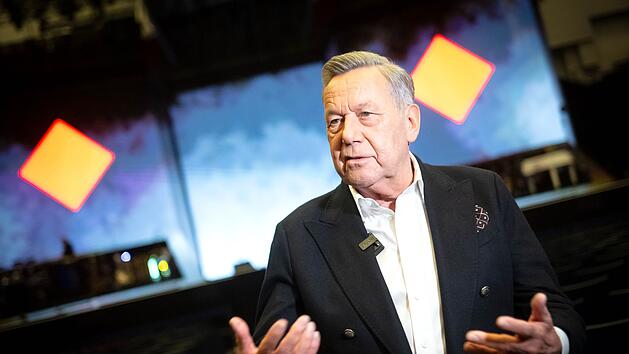 Schlagerstar Roland Kaiser verletzt - DJ &Ouml;tzi vertritt ihn nach Absage