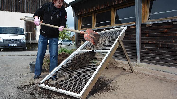 Praxisstunde für Gartenbau im Hausgarten Foto: Dagmar Besand