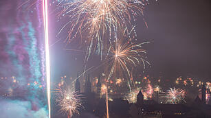 Silvester 2025: Bamberg schießt sich ins neue Jahr 2025 - Feuerwerk über der Domstadt