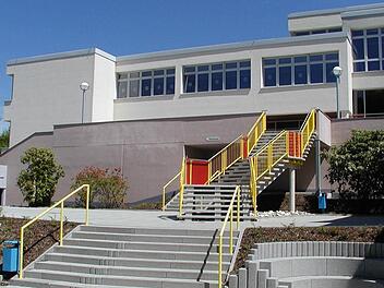 An der Fachoberschule am Rennsteig in Ludwigstadt haben nur vier von 16 Schülern das Fachabitur geschafft. Ein schlechtes Ergebnis. Die Verantwortlichen suchen nach Ursachen.