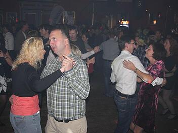 Gäste aus ganz Oberfranken sorgen bei der Nacht der Liebe im Kauernburger "Schlössla" für ein volles Haus. Foto: Stephan Stöckel