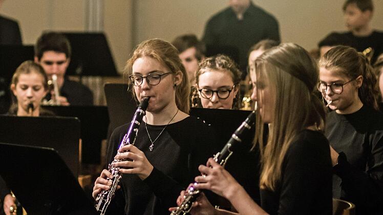 Großer Andrang: Zahlreiche Zuhörer erlebten das Adventskonzert des Gymnasiums Albertinum in der Coburger Heilig-Kreuz-Kirche.Foto: Jochen Berger