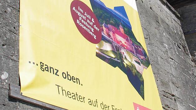 "...&nbsp;ganz oben - Theater auf der Festung", mit diesem Slogan wurde 2016 f&uuml;r die "neuen" Rosenberg-Festspiele geworben. Dass der Ausspruch am Ende eine Doppeldeutigkeit gewinnen w&uuml;rde, war nicht abzusehen. Nun will die Stadt die Festspiele wieder in ein ruhiges Fahrwasser zur&uuml;ckf&uuml;hren. Foto: Marco Mei&szlig;ner