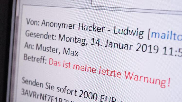 Ein anonymer Hacker "Ludwig" verschickt Erpresser E-Mails und fordert Bitcoins. Die Polizei warnt vor der Masche. Foto: Robert G&uuml;nther/dpa