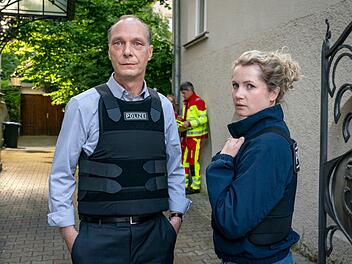 Im neuen "Tatort: Siebenschläfer" aus Dresden ermitteln Leonie Winkler (Cornelia Gröschel) und Peter Michael Schnabel (Martin Brambach) zu zweit. Karin Gorniak (Karin Hanczeswski) hatte mit der letzten Episode im Februar 2025 das Format verlassen.