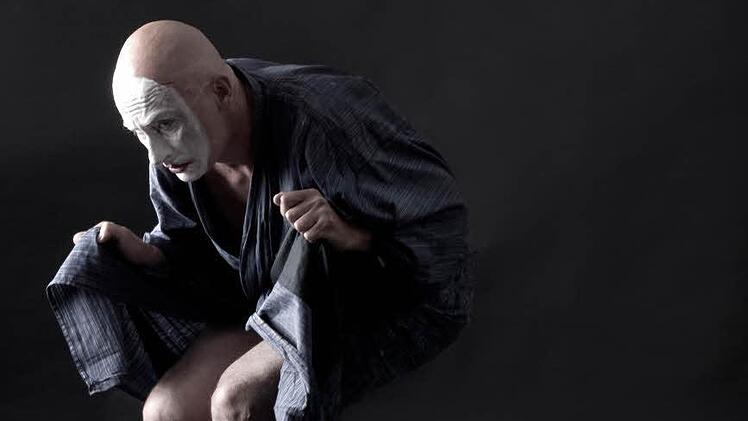 Eine Butoh-Performance zeigt Michael Huth am 1. Oktober im Morphclub nach diversen Kurzfilmen. Foto: Sonja Krebs