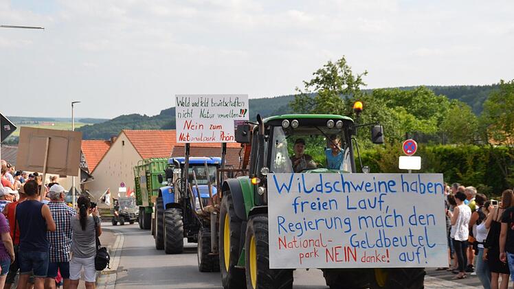 Mit Plakaten waren die mehr als 300 Fahrzeuge bestückt.