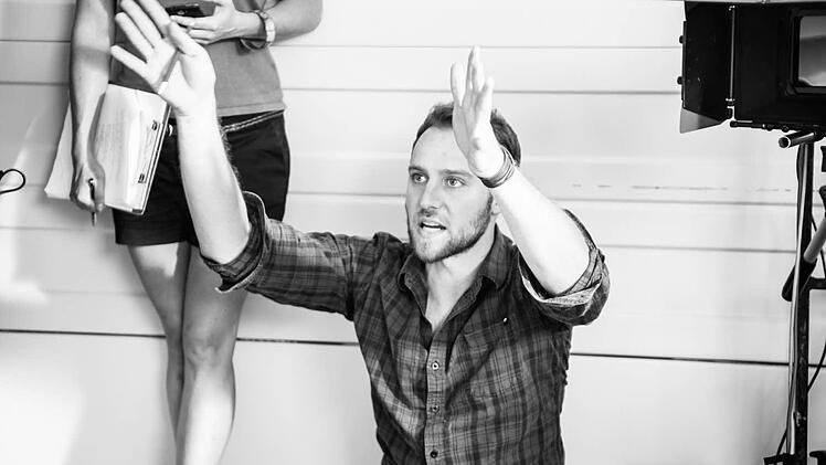 Der 28-jährige Filmstudent und Filmemacher, Martin Kießling aus Forchheim, bittet im Internet auf startnext.de um Unterstützung für sein neuestes Filmprojekt. Eine Komödie über die Musterung. Über die Hälfte des FIlms ist schon fertig. Jetzt läuft der Spenden-Countdown. Fotos: privat