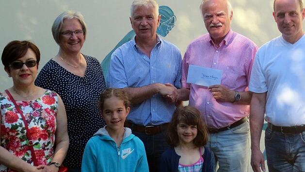 SPD-Ortsverein Kitzingen spendet f&uuml;r Tierheim