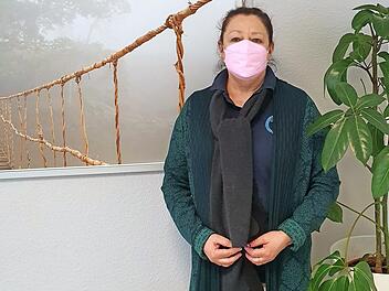 Die Vorsitzende des Vereins "Gemeinsam gegen Krebs", Martina Stauch, gibt Tipps für Krebspatienten.