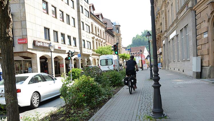 Parallel zur Fahrbahn gibt es am Kressenstein einen Radweg... Foto: Dagmar Besand