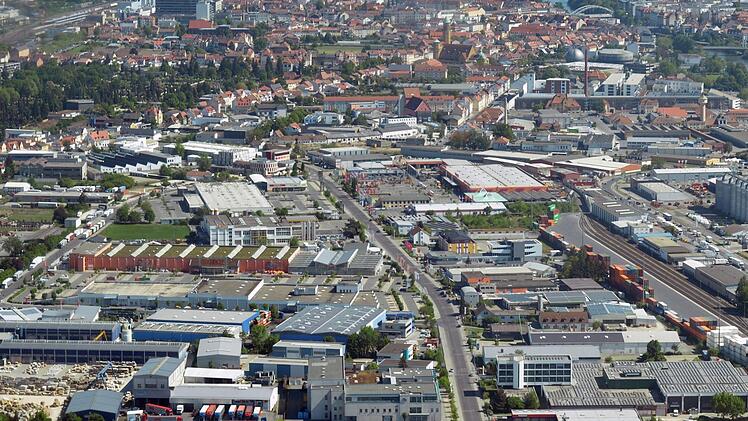 Die Bamberger Unternehmen haben im vergangenen Jahr 65,2 Millionen Euro Gewerbesteuern gezahlt. Dennoch gibt es laut Kämmerei nur wenig zu verteilen. Foto: Ronald Rinklef