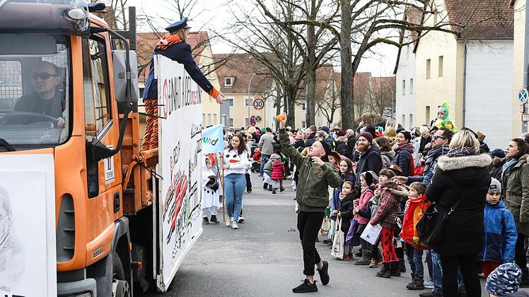 Faschingsumzug in der Bamberger Gartenstadt Foto: Barbara Herbst
