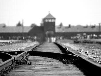 Foto: Gleise nach Auschwitz-Birkenau