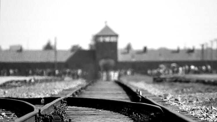 Foto: Gleise nach Auschwitz-Birkenau