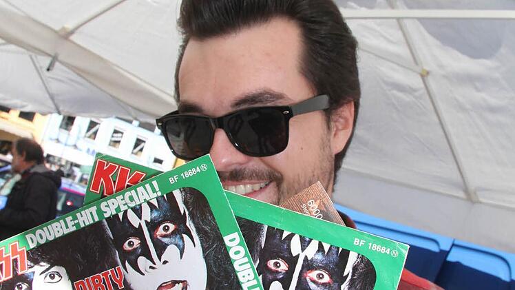 Kiss-Fan Lukas Gutgesell ist beim Platten-Stöbern fündig geworden.