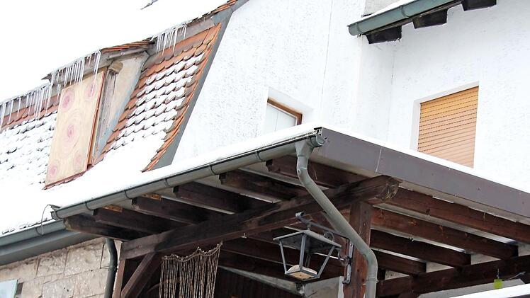 Das "Haus Lichtzeichen" in Weißenbrunn ist Mittelpunkt für die Möglichkeit, Not leidenden Menschen der Region mit Überbrückungshilfen beizustehen.  Foto: Rainer Glissnik
