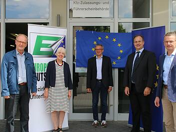 Der neue Vorstand des Europa-Union Bezirksverbandes Unterfranken (von links): Schatzmeister Dieter Lotze, stellvertretende Vorsitzende Hannelore Bauer, Vorsitzender Dr Reinhard Schaupp, sowie die zwei weiteren Stellvertreter Joachim Kress und Georg Oel.