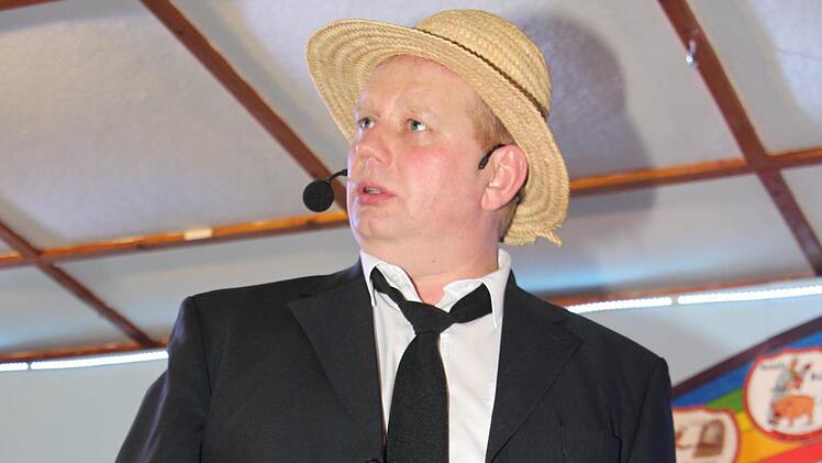 Martin Bittruf als Vater allein zu Haus.